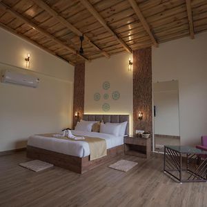 Nivedan Hotel And Resort