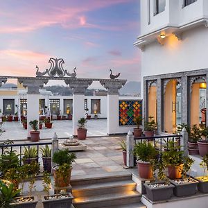 Maan Vilas By Stone Wood Premier