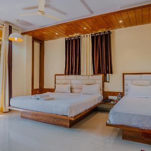 Hotel Oakwood Mahabaleshwar